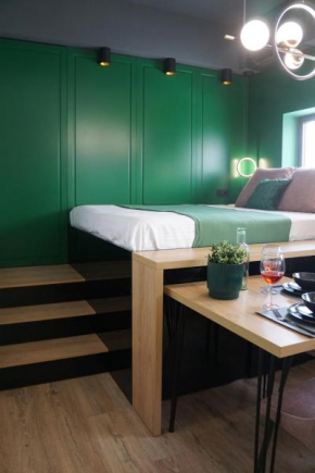 Green Sunnyside Studio - Central Location